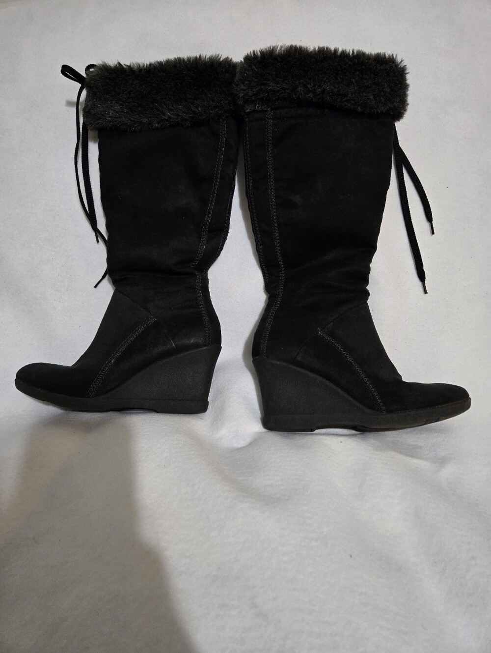 Lower East Side Women's Black Faux-Fur Trim Suede Wedge Boots, Size 7.5 - Picture 7 of 16